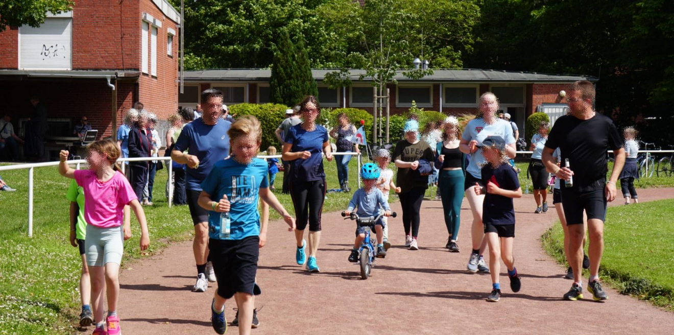 Sponsorenlauf auf dem Professor Peters Platz